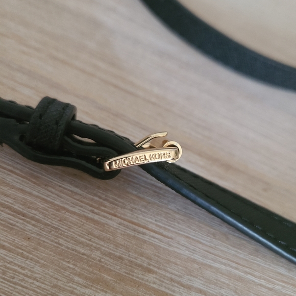 🖤MICHAEL KORS Chain-Link Saffiano Leather Dome Black Crossbody Bag - Picture 9 of 14